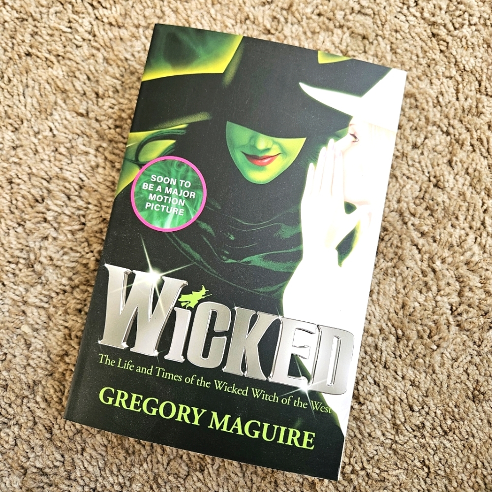 NEW Wicked by Gregory Maguire Book- soft cover